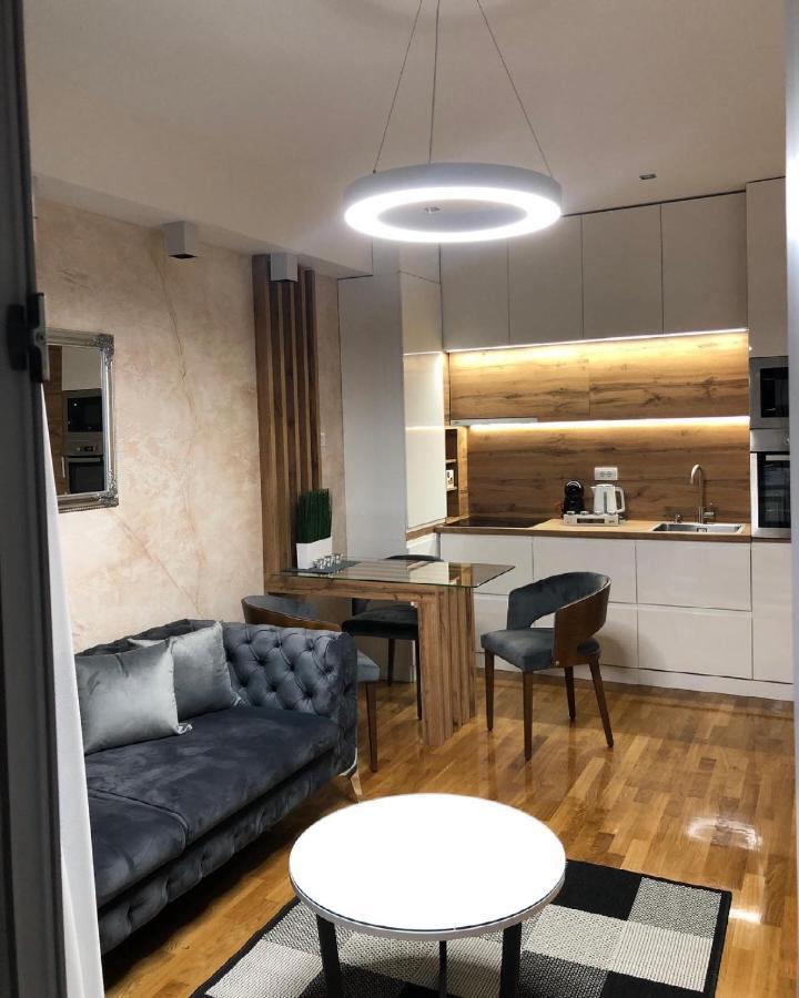 Lux Apartman 33 Kragujevac Extérieur photo