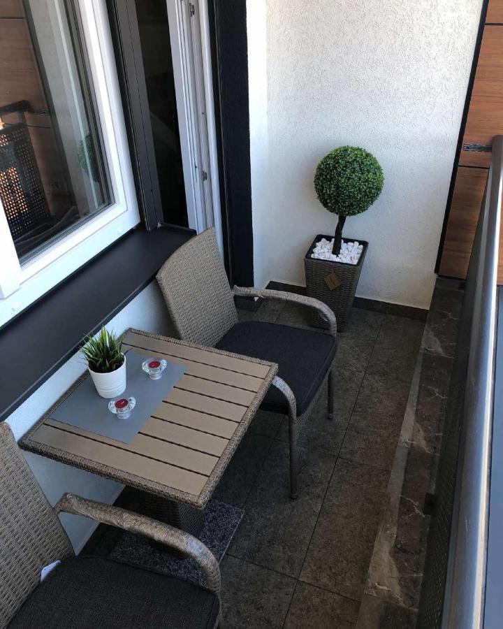 Lux Apartman 33 Kragujevac Extérieur photo