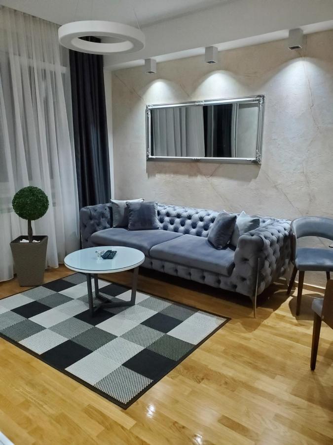 Lux Apartman 33 Kragujevac Extérieur photo