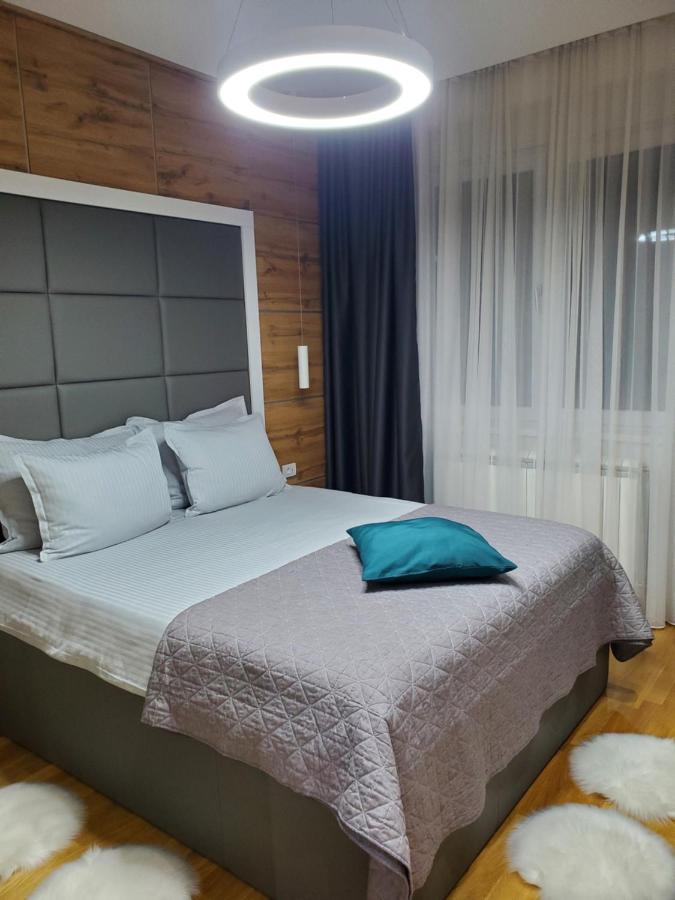 Lux Apartman 33 Kragujevac Extérieur photo